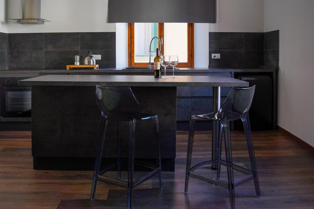 Piccola Venezia Canal View Charming Flat Livorno Luaran gambar